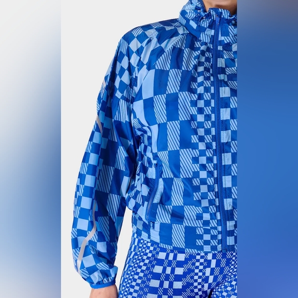 Sweaty Betty Blue Checkered Graphic Pack Away Jacket Women's Size Medium NWT - Picture 6 of 15